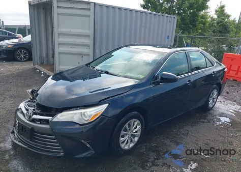 2017 Toyota Camry Le/Xle/Se/Xse z USA, uszkodzony, nr VIN 4T1BF1FK4HU405610